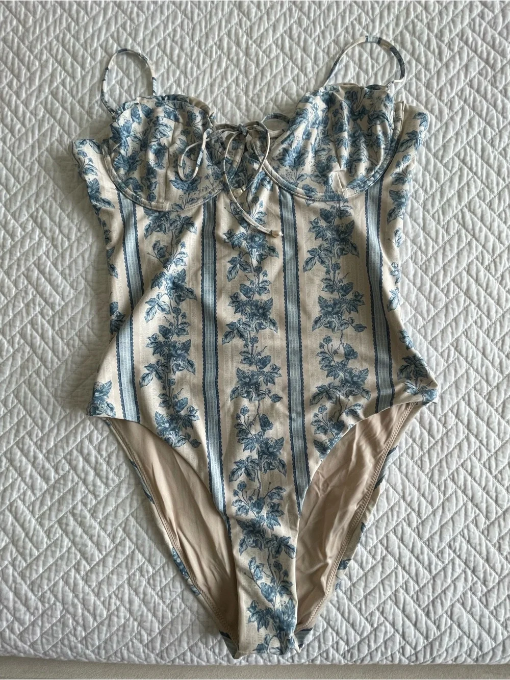 NWOT- Agua by Agua Bendita Ebano Bugainvillea One Piece with Corset Detail - Picture 3 of 5